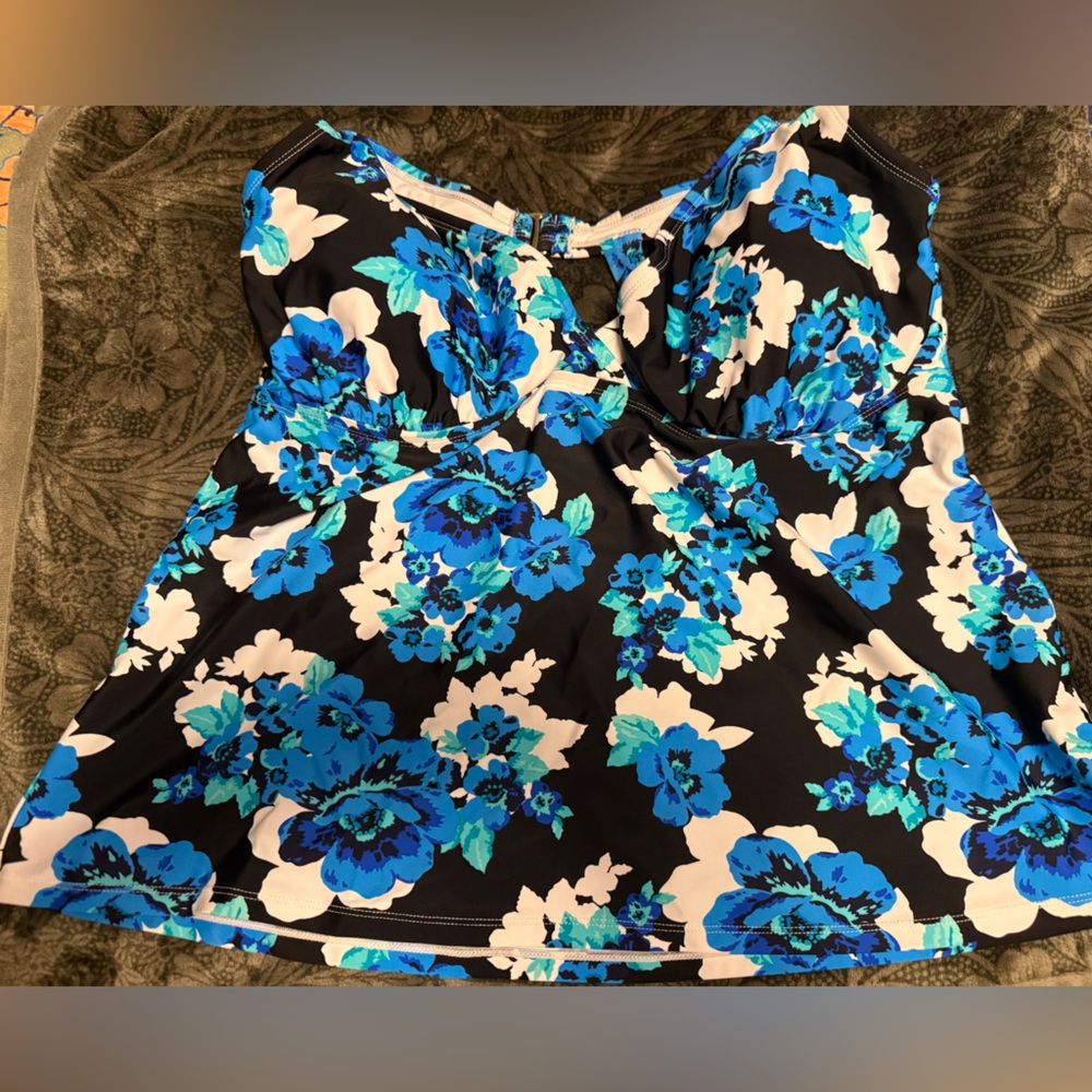Island Escape | Tankini with bottoms.